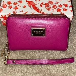 MICHAEL KORS wallet wristlet